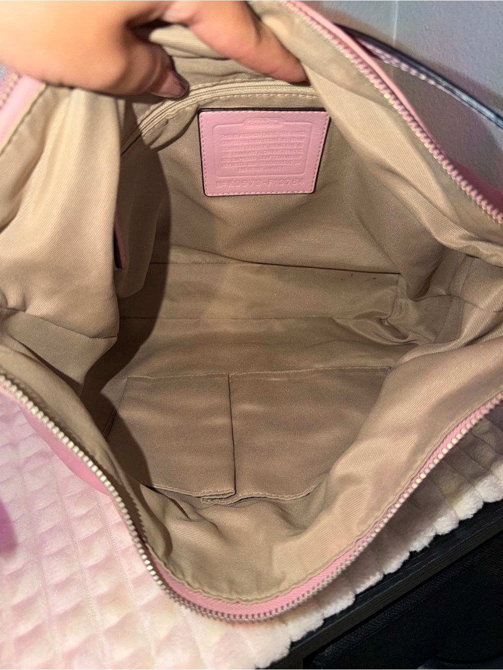 Coach Pink Leather Hobo Shoulder Bag with Matching Wallet - Picture 9 of 10